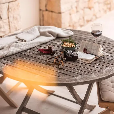 Villa V - Epoca Collection *