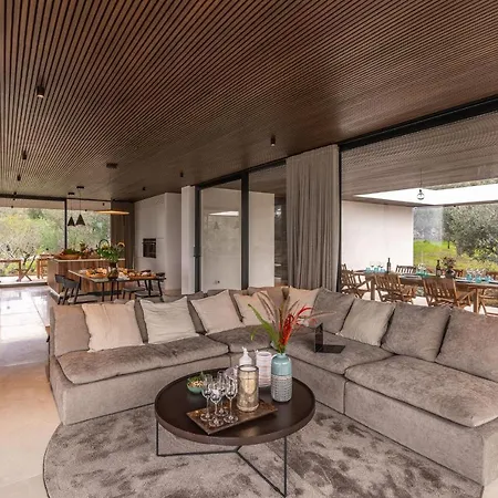 Villa V - Epoca Collection